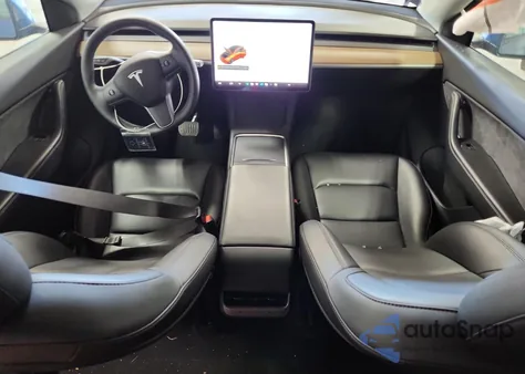 2021 Tesla Model Y z USA, uszkodzony, nr VIN 5YJYGAEE5MF287061